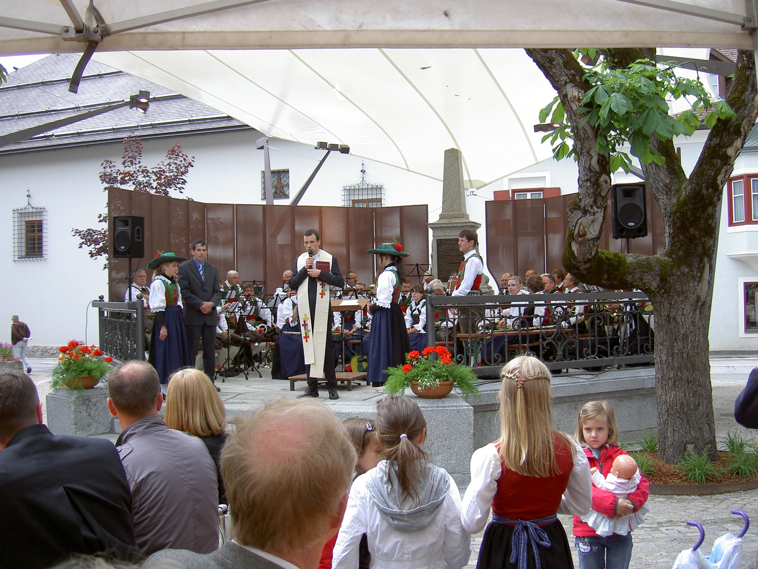 2011-09 Brunnensingen Welsberg.jpg